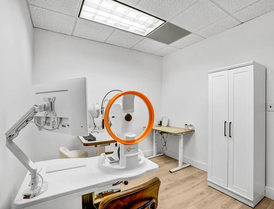 State-of-the-art diagnostic room with OCT imaging technology