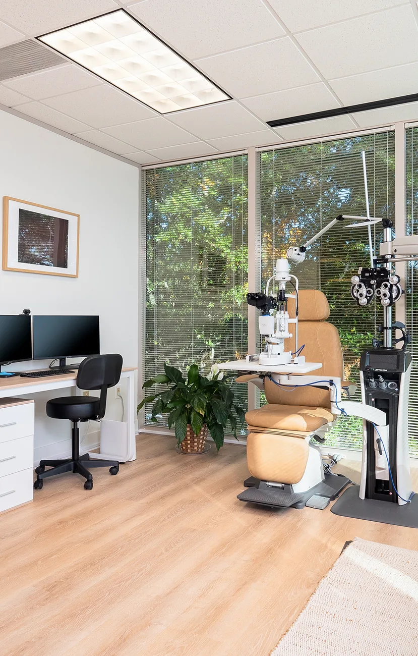 FireFly Slit Lamp with infrared meibography tear gland imaging