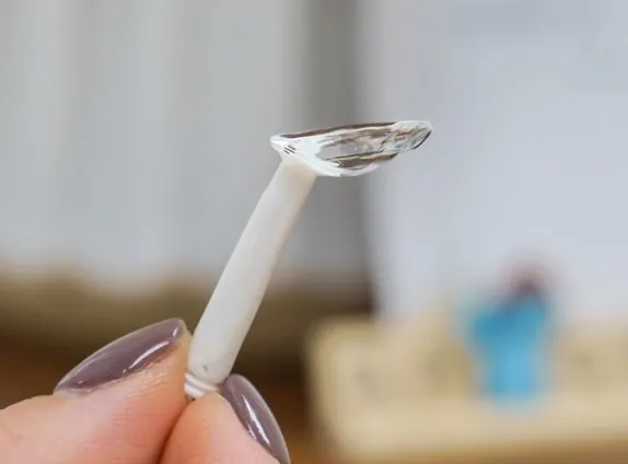 Precision scleral contact lens evaluation under slit lamp